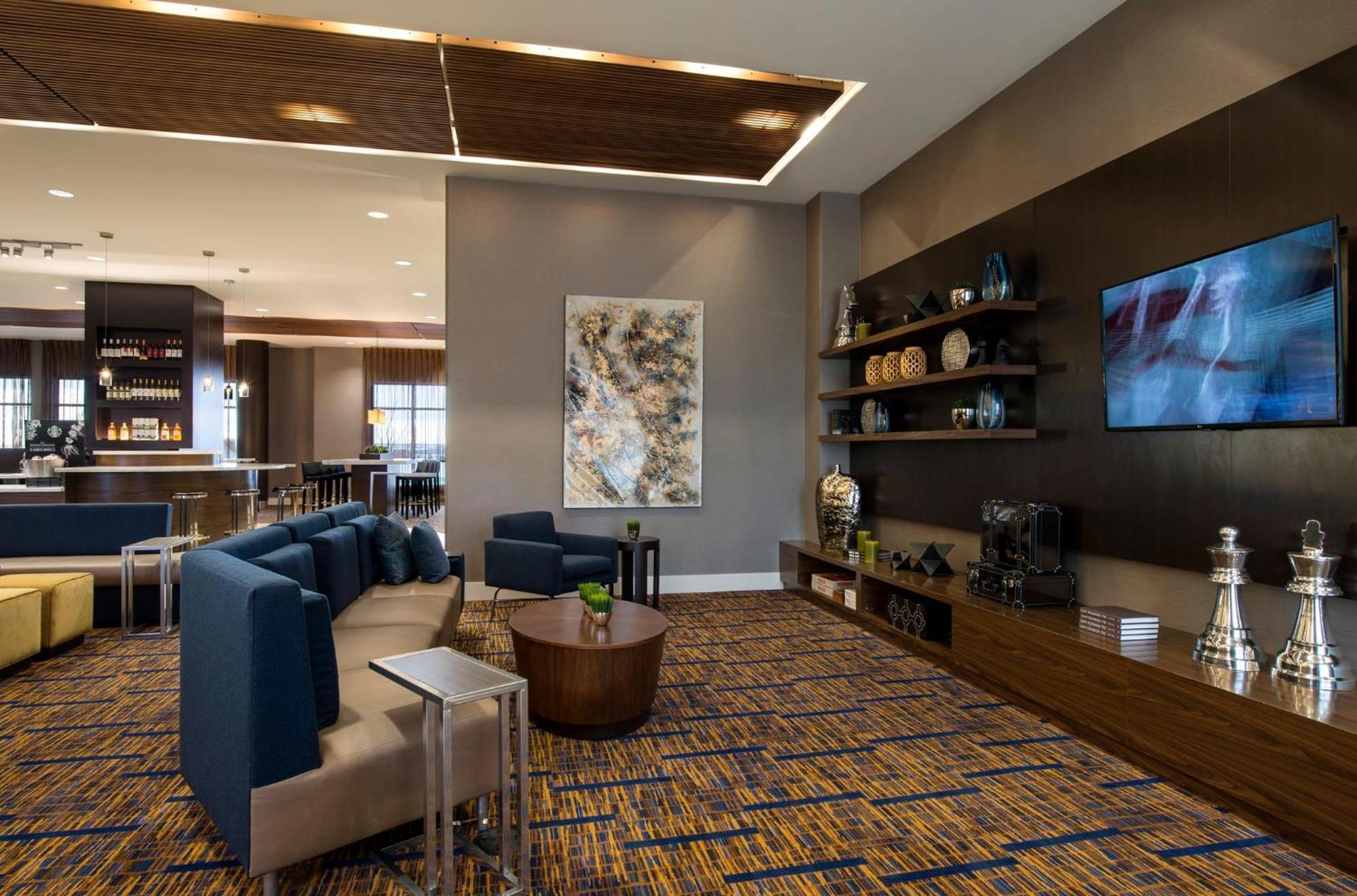 Courtyard By Marriott Calgary South Hotel Exterior foto
