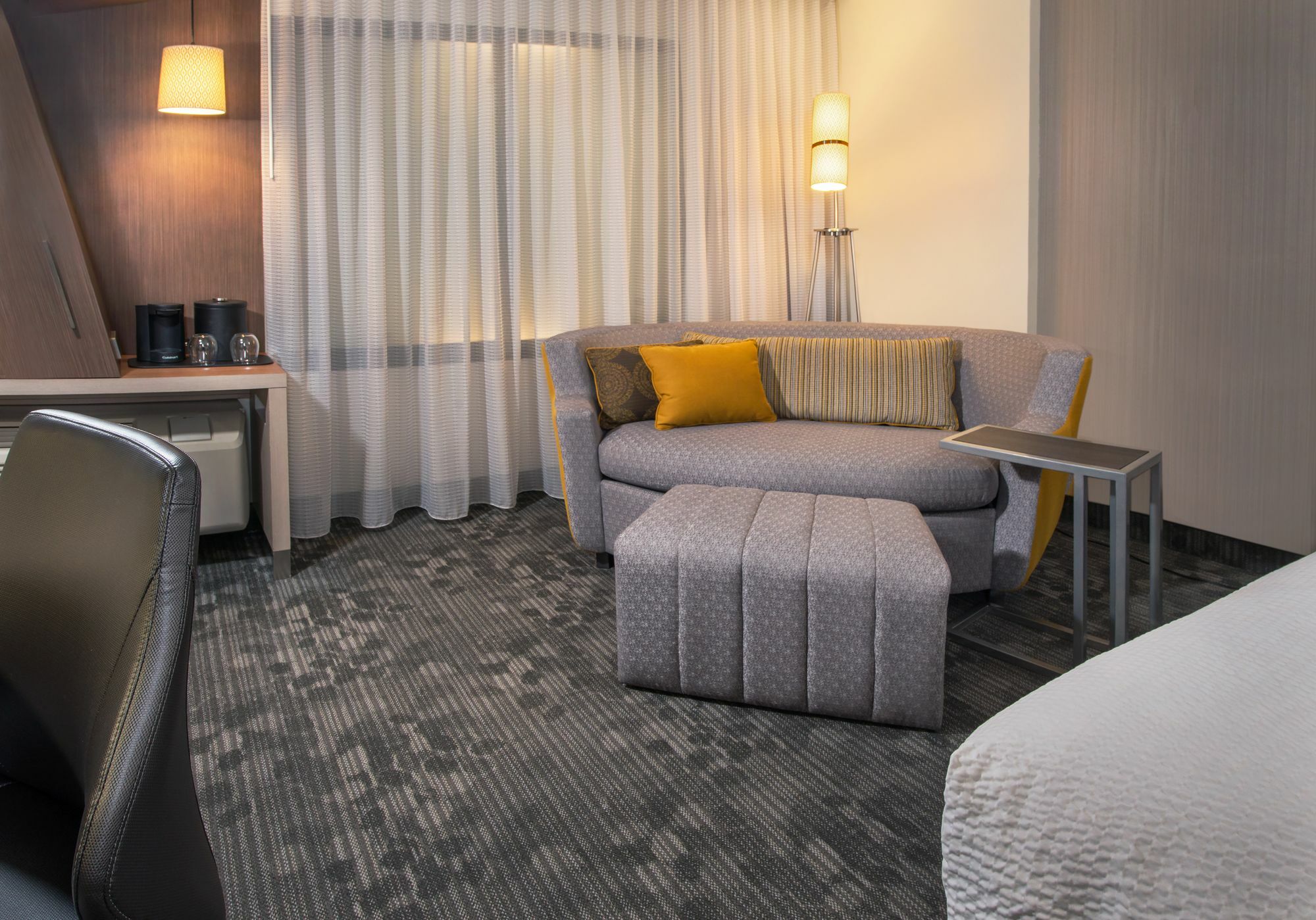 Courtyard By Marriott Calgary South Hotel Exterior foto